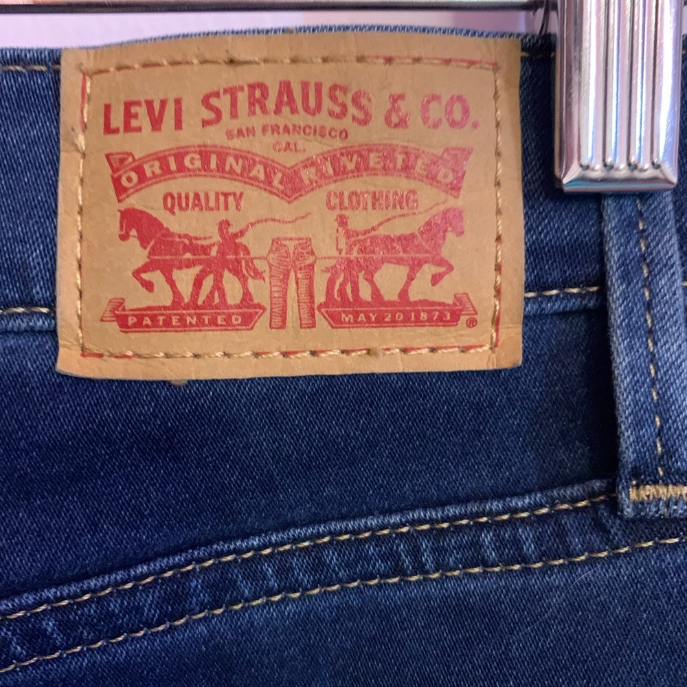 Levi Blue skinny Jeans- Size 27